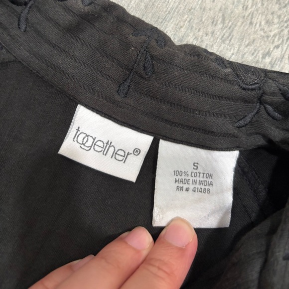 Together 100% Cotton Women’s Embroidered Button Down Size Small - Picture 3 of 10